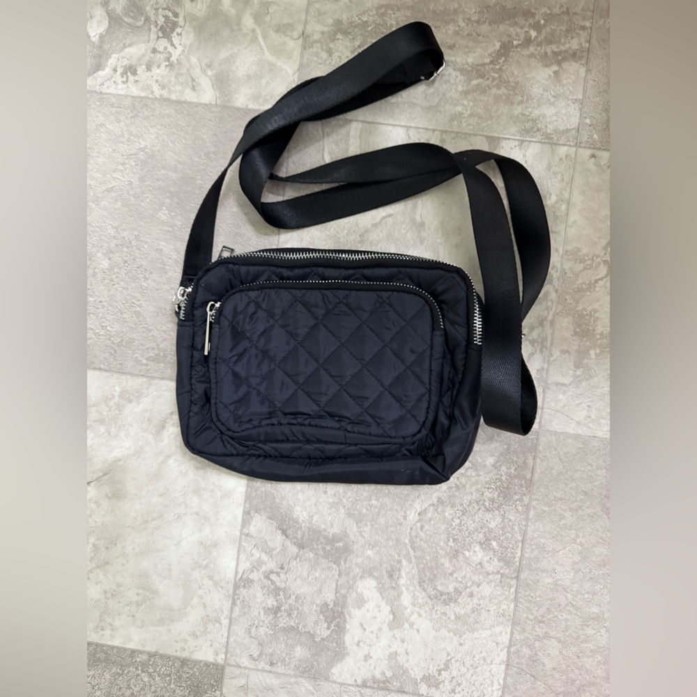 Black Quilted Crossbody Bag/fanny pack